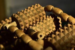 顔たるみを解消するための40代におすすめの美顔ローラーとマッサージはどちらが効果的？