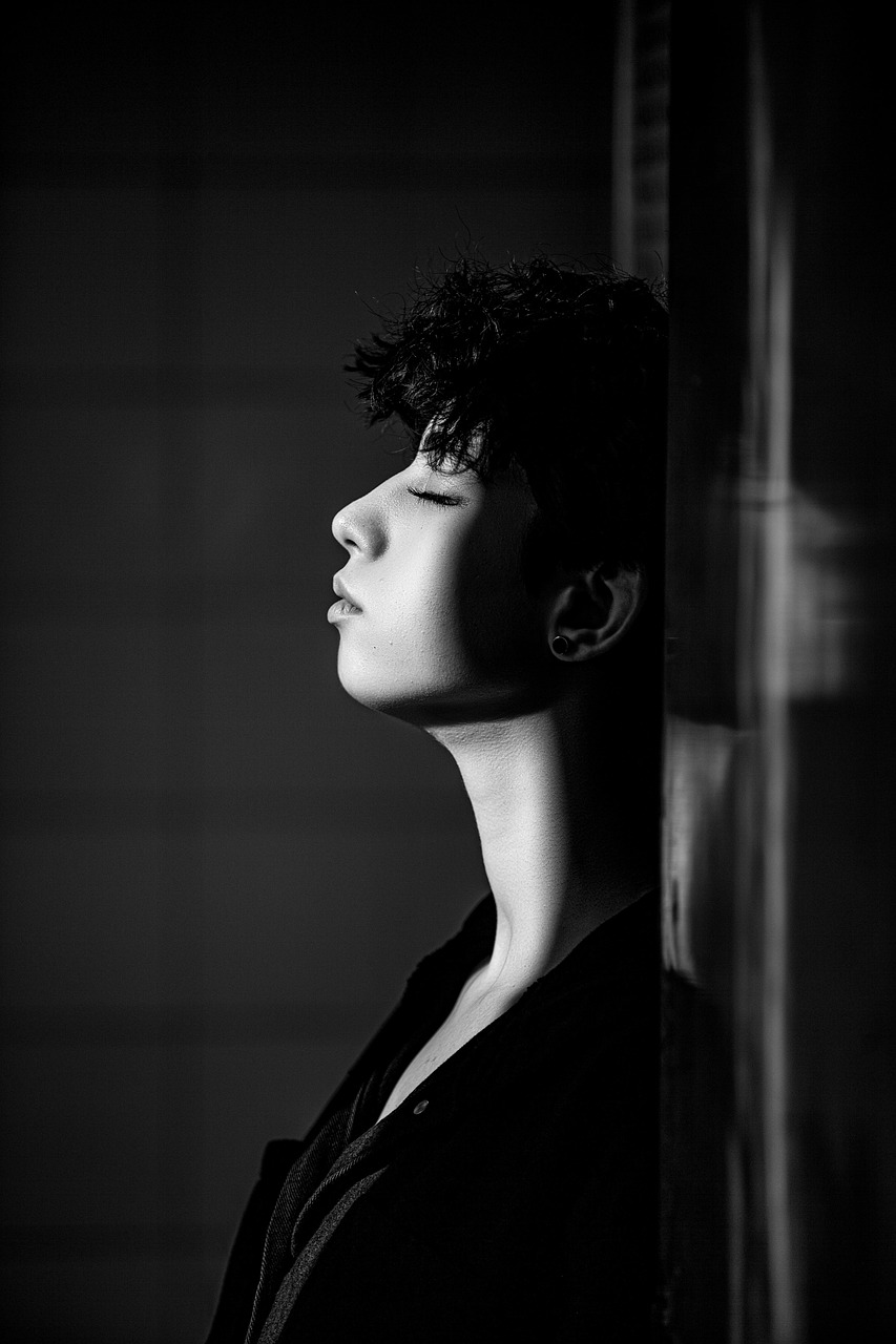 顔たるみを解消する40代向けのセルフケア方法は？