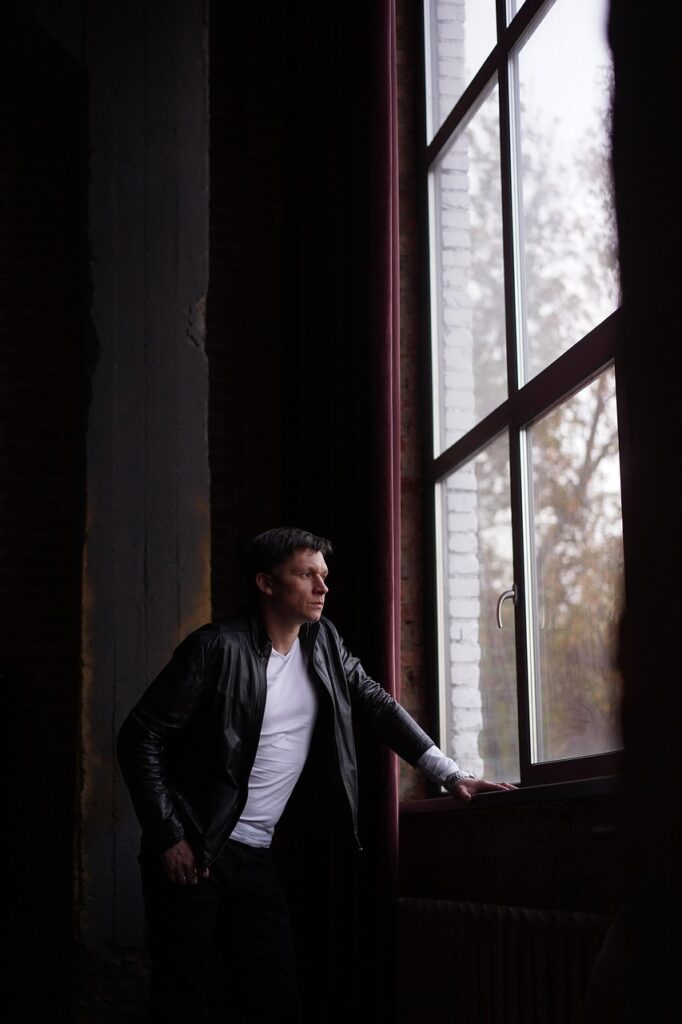 顔のたるみをフェイスラインから改善する方法は？