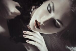 顔のたるみを解消する自宅でできる簡単な方法は？